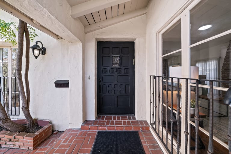 340 S La Peer Dr, Beverly Hills CA 90211 inception-app-prod/MGFkNTExOTUtZDU4Yy00MDJkLTljYTQtNGI1N2NjNWMwOTkw/content/2023/05/dfd36efe9e7c98cdaf4ce035f717ba5bea99288c.jpg