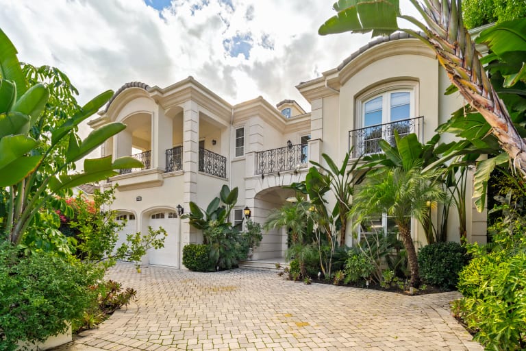 447 N Kenter Ave, Los Angeles CA 90049 inception-app-prod/MGFkNTExOTUtZDU4Yy00MDJkLTljYTQtNGI1N2NjNWMwOTkw/content/2023/05/e611b8a8abe259fa84bcec9b5555bf9ae60dc62d.jpg