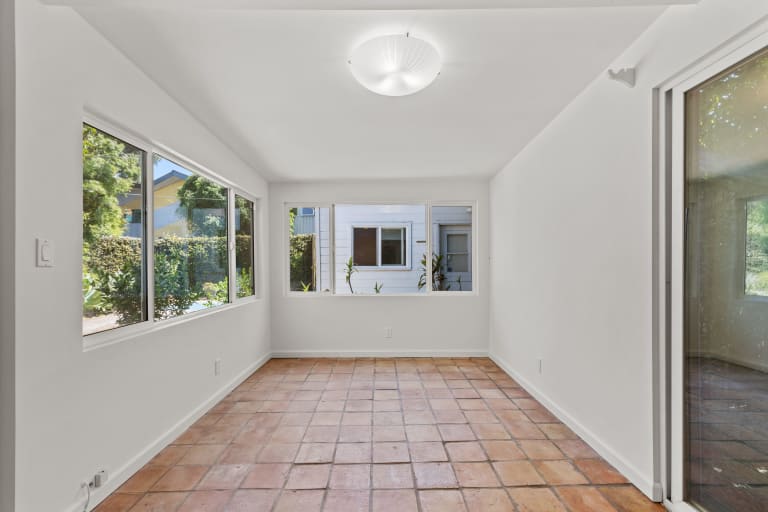 924 Nowita Pl, Venice, CA 90291 inception-app-prod/MGFkNTExOTUtZDU4Yy00MDJkLTljYTQtNGI1N2NjNWMwOTkw/content/2023/10/645d975e7921264071987a060359564c7d1ce3d9.jpg