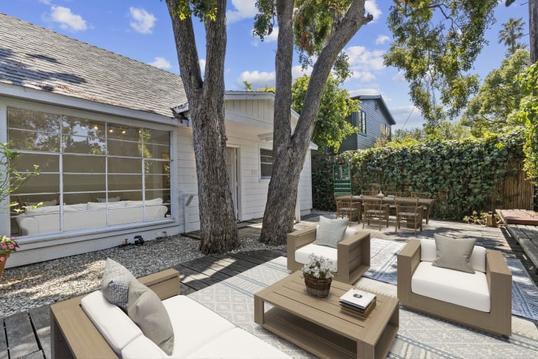 924 Nowita Pl, Venice, CA 90291 inception-app-prod/MGFkNTExOTUtZDU4Yy00MDJkLTljYTQtNGI1N2NjNWMwOTkw/content/2023/10/aa10225684e337642022380263711d7fedc79606.jpg