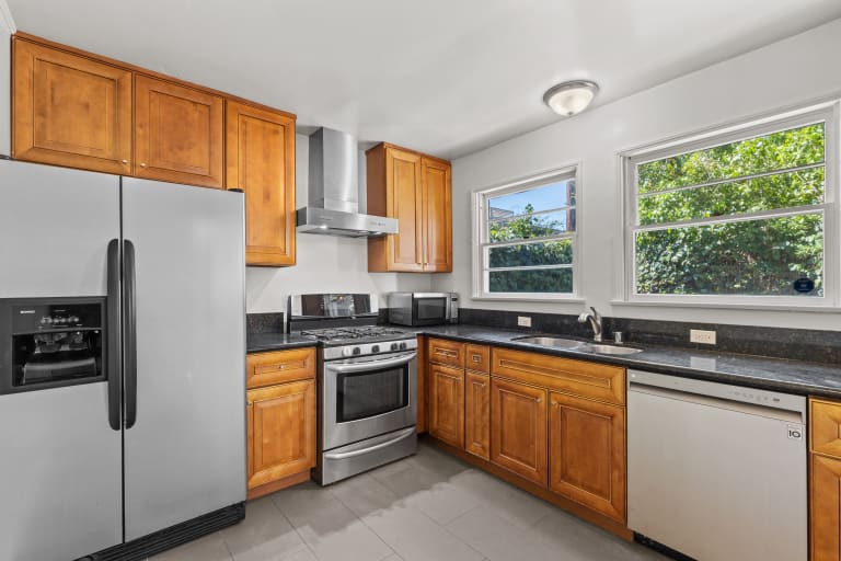 924 Nowita Pl, Venice, CA 90291 inception-app-prod/MGFkNTExOTUtZDU4Yy00MDJkLTljYTQtNGI1N2NjNWMwOTkw/content/2023/10/f7ca3996f770cda4cda5beca16feeb1a866fd39f.jpg