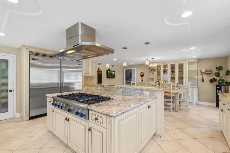 3900 Braewood Ct, Tarzana, CA 91356 inception-app-prod/MGFkNTExOTUtZDU4Yy00MDJkLTljYTQtNGI1N2NjNWMwOTkw/content/2023/12/209c371cea7e75796d03d398b0e49d50196cb10b.jpg