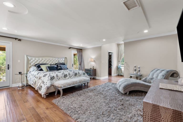 3900 Braewood Ct, Tarzana, CA 91356 inception-app-prod/MGFkNTExOTUtZDU4Yy00MDJkLTljYTQtNGI1N2NjNWMwOTkw/content/2023/12/2ff8cb175bd569ac78ad424ddb0f4d2069027ea9.jpg