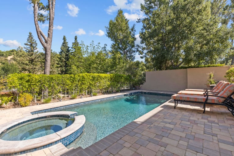 3900 Braewood Ct, Tarzana, CA 91356 inception-app-prod/MGFkNTExOTUtZDU4Yy00MDJkLTljYTQtNGI1N2NjNWMwOTkw/content/2023/12/9644b7f19c991f78edd0e6ee6e6363a9e782a2ab.jpg