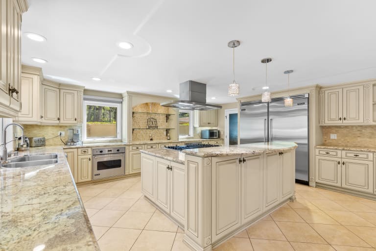 3900 Braewood Ct, Tarzana, CA 91356 inception-app-prod/MGFkNTExOTUtZDU4Yy00MDJkLTljYTQtNGI1N2NjNWMwOTkw/content/2023/12/a7b8135be33216084ecfef494f75d03e96d0b398.jpg