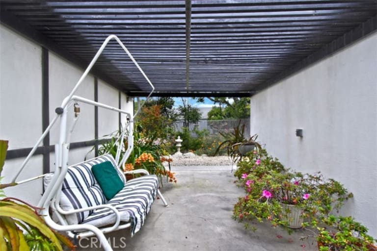 12403 Cumpston St, Valley Village, CA 91607 inception-app-prod/MGFkNTExOTUtZDU4Yy00MDJkLTljYTQtNGI1N2NjNWMwOTkw/content/2024/06/0169624b8f451b93b7c2098dd10d89bbc274250e.jpg