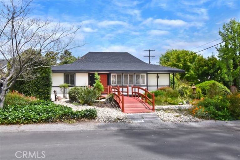 12403 Cumpston St, Valley Village, CA 91607 inception-app-prod/MGFkNTExOTUtZDU4Yy00MDJkLTljYTQtNGI1N2NjNWMwOTkw/content/2024/06/303db0d6865442cc5abd5726439633c7413de614.jpg