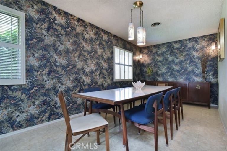 12403 Cumpston St, Valley Village, CA 91607 inception-app-prod/MGFkNTExOTUtZDU4Yy00MDJkLTljYTQtNGI1N2NjNWMwOTkw/content/2024/06/384ed3dda9957af5f7174ac7049f80fa692aec13.jpg