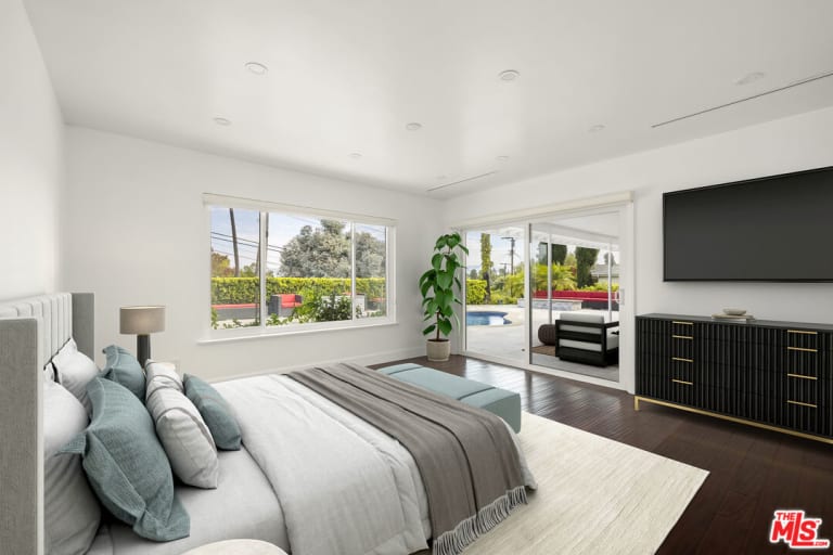 16324 Mandalay Dr, Encino CA 91436 inception-app-prod/MGFkNTExOTUtZDU4Yy00MDJkLTljYTQtNGI1N2NjNWMwOTkw/content/2024/10/363c381537e8b76e2108eec2580b7508bf6f77d2.jpg