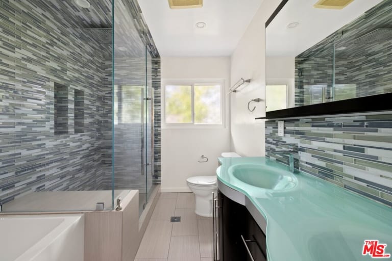 16324 Mandalay Dr, Encino CA 91436 inception-app-prod/MGFkNTExOTUtZDU4Yy00MDJkLTljYTQtNGI1N2NjNWMwOTkw/content/2024/10/58df71cf29cfc14e145531b490754598d50fba8c.jpg