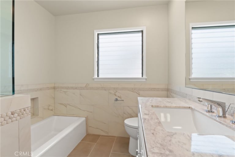 3639 W 147th St, Hawthorne, CA 90250 inception-app-prod/MGFkNTExOTUtZDU4Yy00MDJkLTljYTQtNGI1N2NjNWMwOTkw/content/2024/12/a1b9b2a04bd6fa601f17e6dd04c118b68655b0f9.jpg