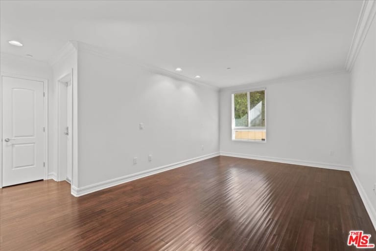 124 N Orlando Ave #102, Los Angeles, CA 90048 inception-app-prod/MGFkNTExOTUtZDU4Yy00MDJkLTljYTQtNGI1N2NjNWMwOTkw/content/2024/12/f427b22a3f8dc1f7c7b99de3aaa086086e4c8fa5.jpg