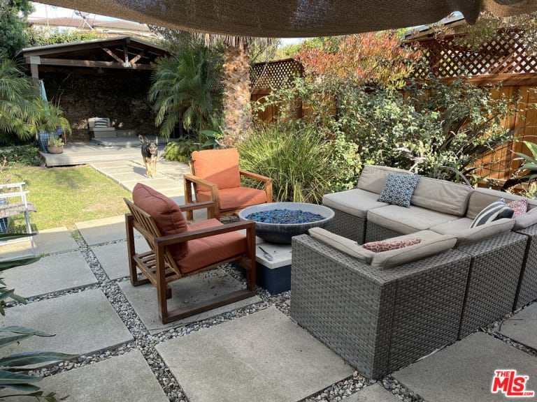 12251 Herbert St, Los Angeles, CA 90066 inception-app-prod/MGFkNTExOTUtZDU4Yy00MDJkLTljYTQtNGI1N2NjNWMwOTkw/content/2025/02/12ebfa6495fd296e71966bb3e68145eb2c9c0871.jpg