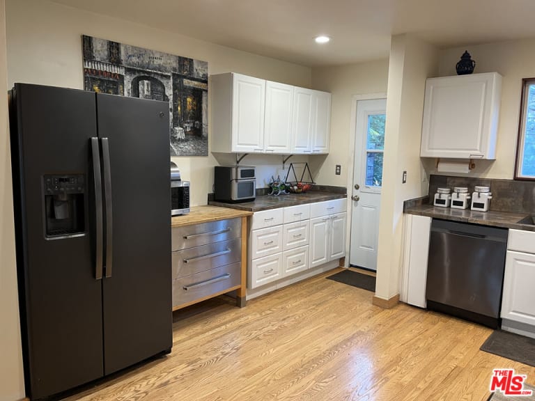 12251 Herbert St, Los Angeles, CA 90066 inception-app-prod/MGFkNTExOTUtZDU4Yy00MDJkLTljYTQtNGI1N2NjNWMwOTkw/content/2025/02/dd7ed6ddf13114337e405389809a9ac3d93f65b3.jpg