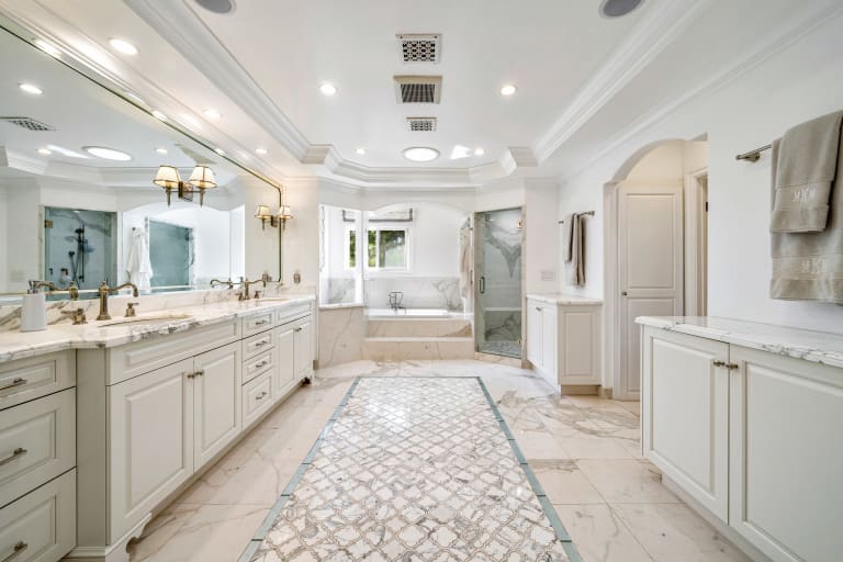 13037 San Vicente Blvd, Los Angeles, CA 90049 inception-app-prod/MGFkNTExOTUtZDU4Yy00MDJkLTljYTQtNGI1N2NjNWMwOTkw/content/2025/04/2cf41886de9b8f568325934c94f13020c940a28e.jpg