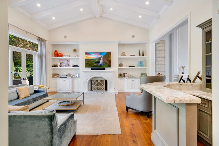 13037 San Vicente Blvd, Los Angeles, CA 90049 inception-app-prod/MGFkNTExOTUtZDU4Yy00MDJkLTljYTQtNGI1N2NjNWMwOTkw/content/2025/04/cf833119c92b1340506152572ec3bff1f04c29c2.jpg