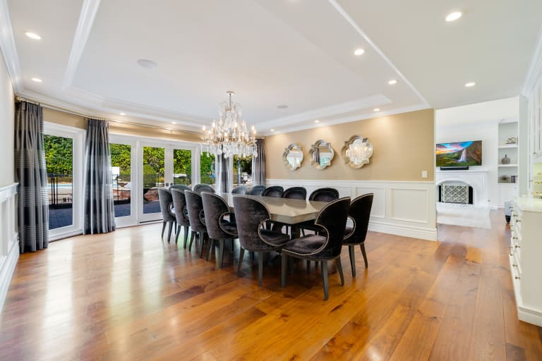 13037 San Vicente Blvd, Los Angeles, CA 90049 inception-app-prod/MGFkNTExOTUtZDU4Yy00MDJkLTljYTQtNGI1N2NjNWMwOTkw/content/2025/04/d1f367a1b1461c5b0ffd20f9385953bd9697ba1f.jpg