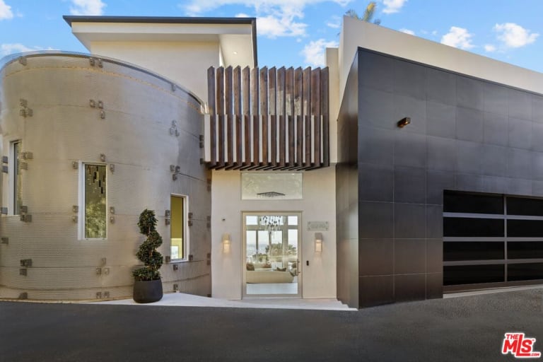 9270 Kinglet Dr, Los Angeles, CA 90069 inception-app-prod/MGFkNTExOTUtZDU4Yy00MDJkLTljYTQtNGI1N2NjNWMwOTkw/content/2025/07/19173b8ce6e45b61e73c1295d79d17589149f3b0.jpg