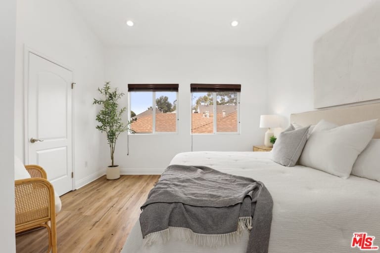 2470 S Centinela Ave #2, Los Angeles, CA 90064 inception-app-prod/MGFkNTExOTUtZDU4Yy00MDJkLTljYTQtNGI1N2NjNWMwOTkw/content/2026/05/3afa65610886a3e3f6ac98e3fa47b84e6690eda3.jpg