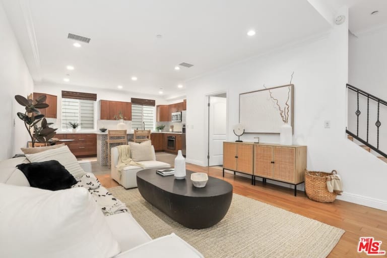 2470 S Centinela Ave #2, Los Angeles, CA 90064 inception-app-prod/MGFkNTExOTUtZDU4Yy00MDJkLTljYTQtNGI1N2NjNWMwOTkw/content/2026/05/48d3b2bca2872f83c45b74e59aa57787d1043f41.jpg