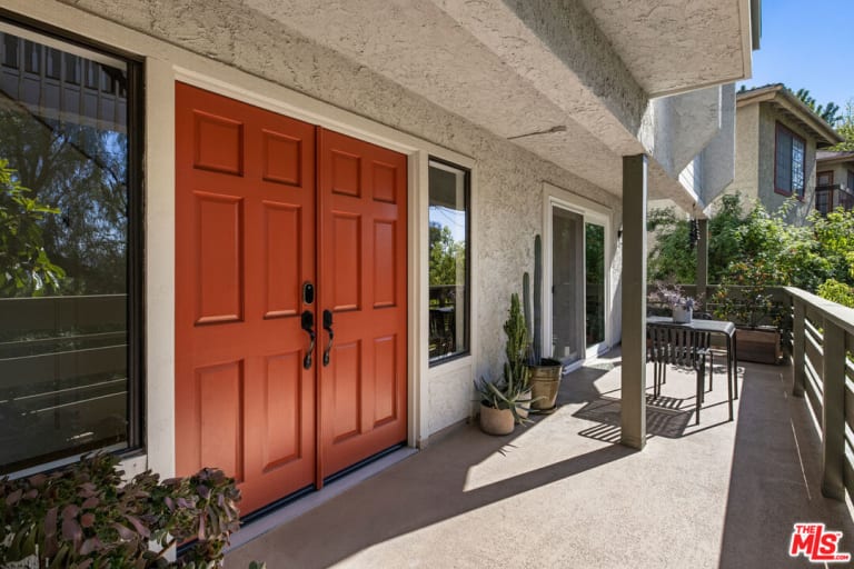 3654 Lavell Dr, Los Angeles, CA 90065 inception-app-prod/MGFkNTExOTUtZDU4Yy00MDJkLTljYTQtNGI1N2NjNWMwOTkw/content/2026/05/4ca9143e3f72045fe971f710ced375fcd882152e.jpg