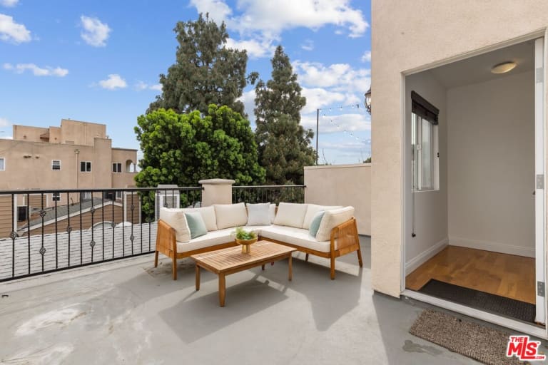 2470 S Centinela Ave #2, Los Angeles, CA 90064 inception-app-prod/MGFkNTExOTUtZDU4Yy00MDJkLTljYTQtNGI1N2NjNWMwOTkw/content/2026/05/7234946264ec9b2fce871c3971faf0ac3c167cc8.jpg