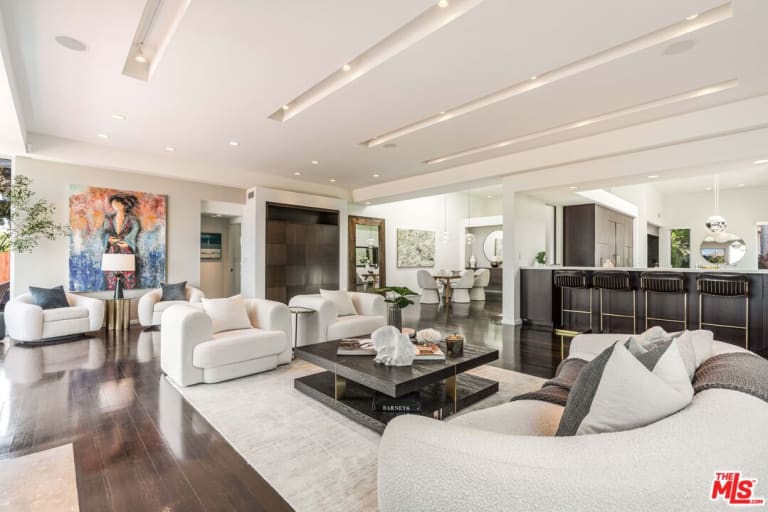 16622 Akron St, Pacific Palisades, CA 90272 inception-app-prod/MGFkNTExOTUtZDU4Yy00MDJkLTljYTQtNGI1N2NjNWMwOTkw/content/2026/07/2279586305497b677de1186cf1678f58c55e20c8.jpg