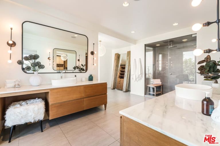 16622 Akron St, Pacific Palisades, CA 90272 inception-app-prod/MGFkNTExOTUtZDU4Yy00MDJkLTljYTQtNGI1N2NjNWMwOTkw/content/2026/07/45ee0c90ebab6fa6cc5971bbb9d7f6b9e7edb59f.jpg