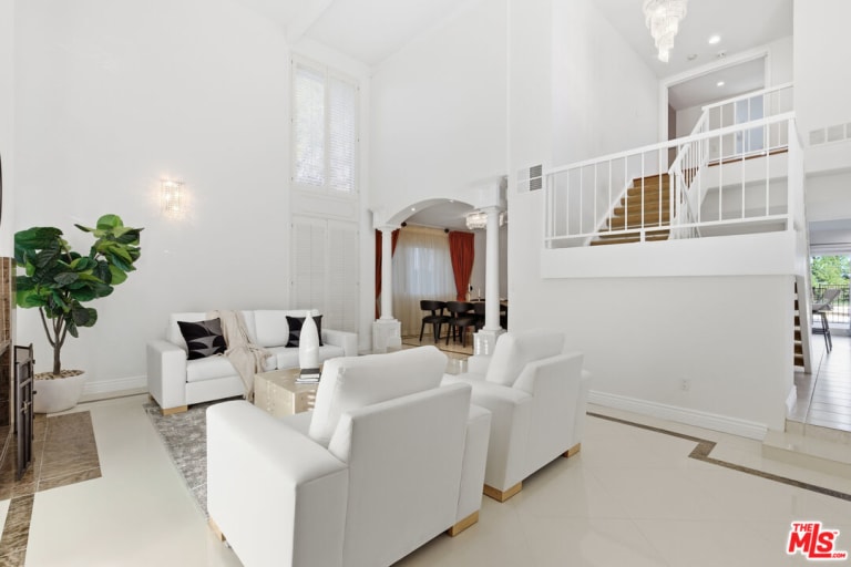 4108 Tarrybrae Ter, Tarzana CA 91356 inception-app-prod/MGFkNTExOTUtZDU4Yy00MDJkLTljYTQtNGI1N2NjNWMwOTkw/content/2026/07/5b8f921d04bd2bd9dfbf19d8bebe611408534e7e.jpg