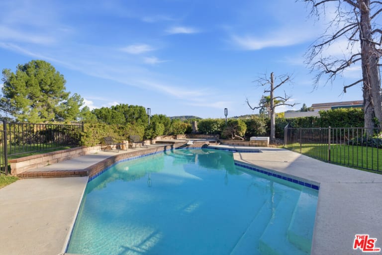 4108 Tarrybrae Ter, Tarzana CA 91356 inception-app-prod/MGFkNTExOTUtZDU4Yy00MDJkLTljYTQtNGI1N2NjNWMwOTkw/content/2026/07/ac712ed9224bd49caf47bf81176a12fdea384dc7.jpg