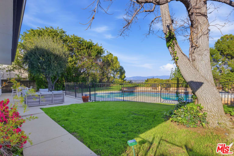 4108 Tarrybrae Ter, Tarzana CA 91356 inception-app-prod/MGFkNTExOTUtZDU4Yy00MDJkLTljYTQtNGI1N2NjNWMwOTkw/content/2026/07/b24fd4bdcb0e37c8e2cf00de7f0a2b8ea7138330.jpg