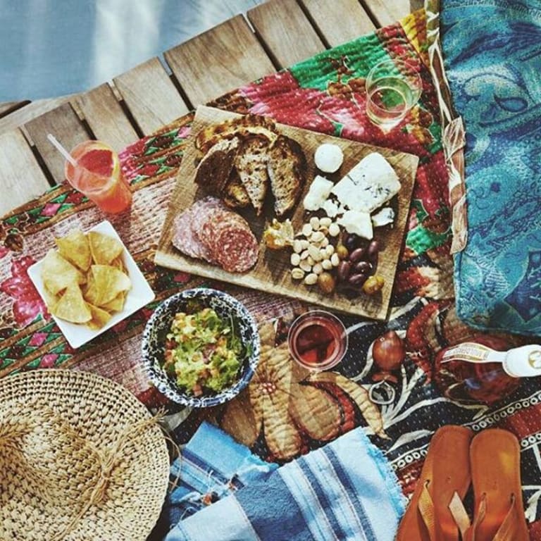 <p>11. Two Bunch Palms</p> inception-app-prod/MTExNzI4M2ItMjVkNC00Y2M0LWJmZjAtOGI0ZTUwMDVmNzNh/content/2023/01/246ea68f7c4937f220dfc00011a90ba0f46b9490.jpg