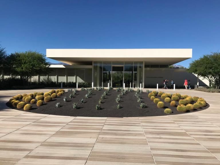 <p>10. Sunnylands</p> inception-app-prod/MTExNzI4M2ItMjVkNC00Y2M0LWJmZjAtOGI0ZTUwMDVmNzNh/content/2023/01/6dad0a7089607d3868e822dcfd45b1f077bd5615.jpg