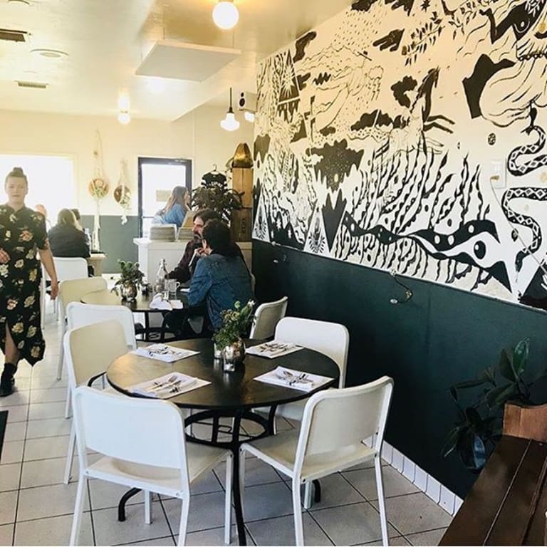 6. La Copine inception-app-prod/MTExNzI4M2ItMjVkNC00Y2M0LWJmZjAtOGI0ZTUwMDVmNzNh/content/2023/01/bc66a2eedd8044a82c1d9f8b9c4de085478d03d5.jpg