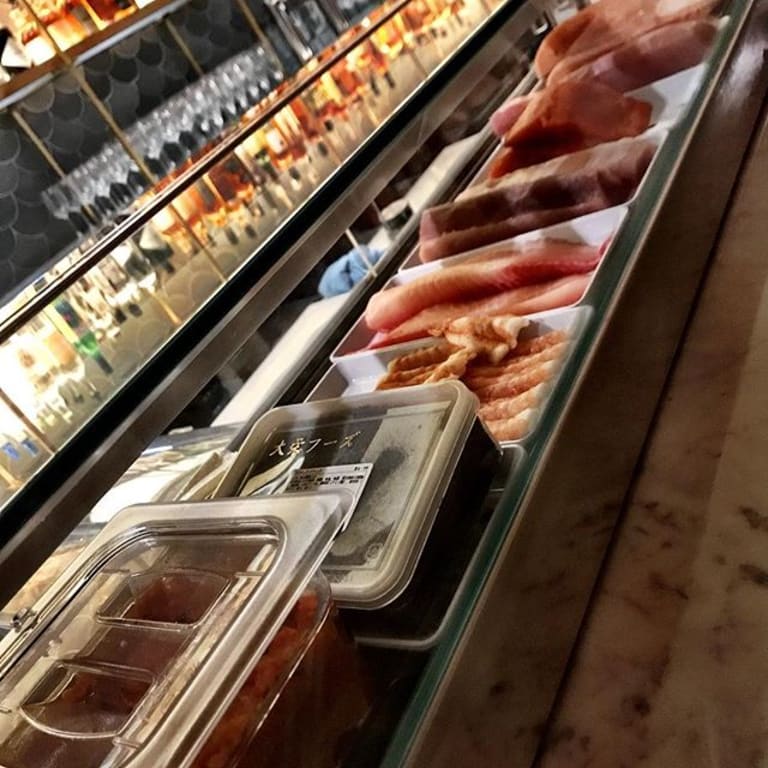 10. Sandfish Sushi & Whiskey inception-app-prod/MTExNzI4M2ItMjVkNC00Y2M0LWJmZjAtOGI0ZTUwMDVmNzNh/content/2023/01/ddb6c856feb605a473bb2d1d442d7a6e3352c212.jpg