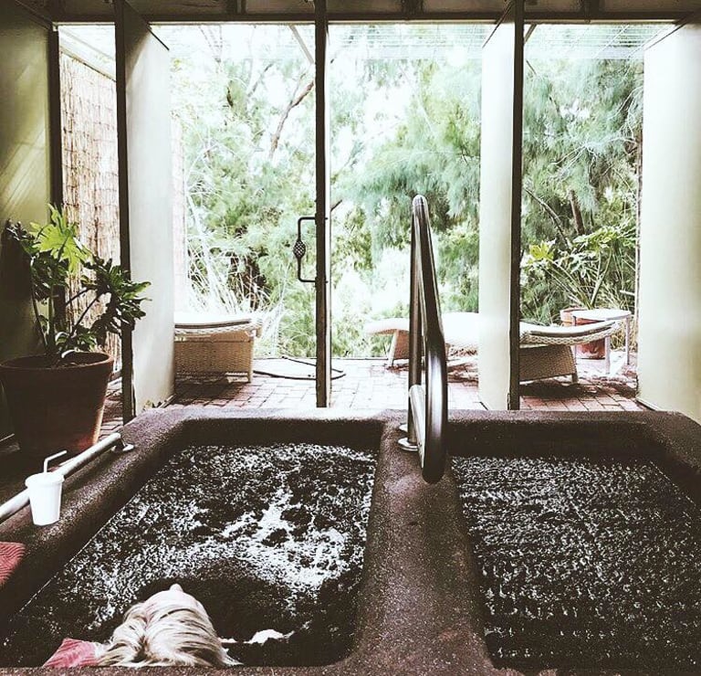 <p>11. Two Bunch Palms</p> inception-app-prod/MTExNzI4M2ItMjVkNC00Y2M0LWJmZjAtOGI0ZTUwMDVmNzNh/content/2023/01/f83aec4cc8eda818749b839cabb45cb18a0be6fc.jpg