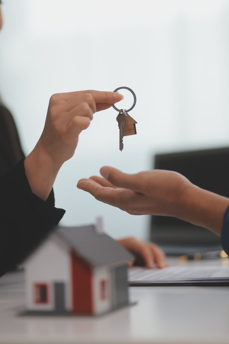 Contact Bay Tree Realty inception-app-prod/MTU5OGIzMjUtZWRmNC00NTdiLWIyMzItZjMxNDBjNWQ2MGFl/content/2026/05/ad0fd31d38db9a645e44f900af0c2a9e46b8cc50.jpg