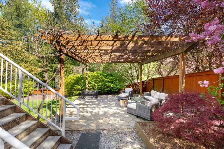 <p>1376 N Parkstone Ct. | Bellingham</p> inception-app-prod/MjlkZDVlZmQtZjE0OS00MmVjLThkOTItZGY4OWY5Y2ExYTZj/content/2026/05/502bb4d68b54162701179b5edd6eb67d376e1fe1.jpg