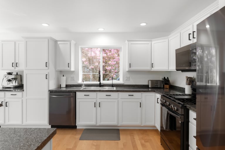 <p>1376 N Parkstone Ct. | Bellingham</p> inception-app-prod/MjlkZDVlZmQtZjE0OS00MmVjLThkOTItZGY4OWY5Y2ExYTZj/content/2026/05/5827b89eea3347b1df97b38a8b0d5ae069735315.jpg