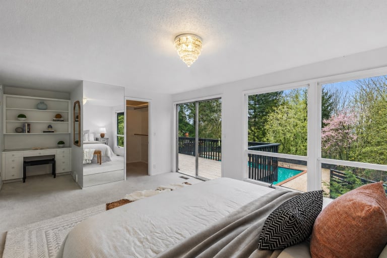 <p>16521 NE 1st Pl. | Bellevue</p> inception-app-prod/MjlkZDVlZmQtZjE0OS00MmVjLThkOTItZGY4OWY5Y2ExYTZj/content/2026/05/fc15d51e2ac19653757a45d71de73a07aef8f587.jpg