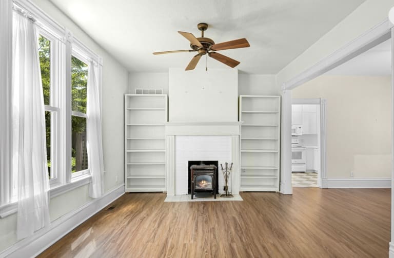 <p>306 Potter St. | Bellingham</p> inception-app-prod/MjlkZDVlZmQtZjE0OS00MmVjLThkOTItZGY4OWY5Y2ExYTZj/content/2026/06/429f8b9a81acdb3dba391a692343dbecbf0f4d54.png