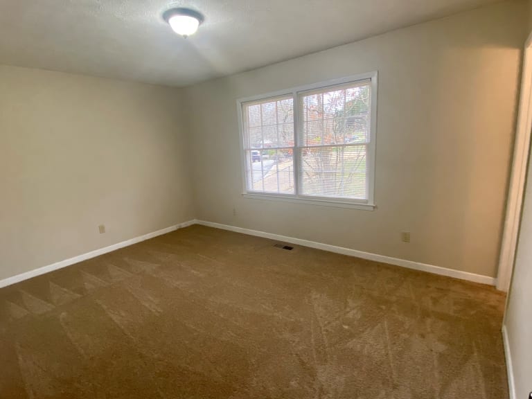 9010 Maple Run Trail inception-app-prod/NDBhZDIzNzAtNzQ1OC00Mjc4LWI0ZmUtOGVkNWY4Nzg1ZGZm/content/2021/03/3060SummerLakeDrive11.jpg