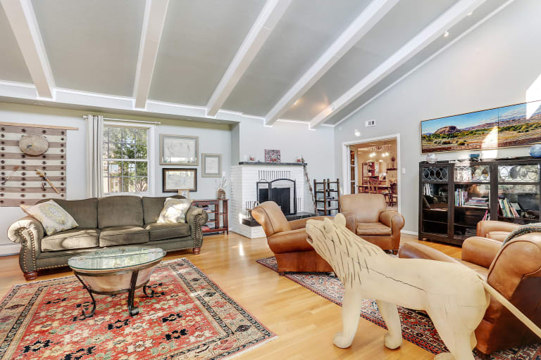 Showcase Your Property with Professional Photography inception-app-prod/NmE5MzNiNDgtOGFlMi00ZjczLTlhMjQtYzE3ZTJlN2Y0N2My/content/2024/05/39f0931f7aa4332a778f38db248e275d47e46d2c.jpg