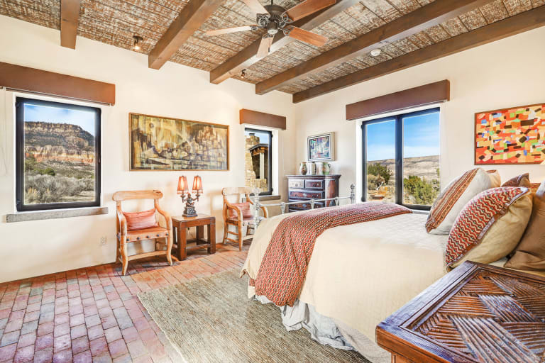 Showcase Your Property with Professional Photography inception-app-prod/NmE5MzNiNDgtOGFlMi00ZjczLTlhMjQtYzE3ZTJlN2Y0N2My/content/2024/05/9dc674b1da347642c091f25a46f387bbe8fdeed4.jpg