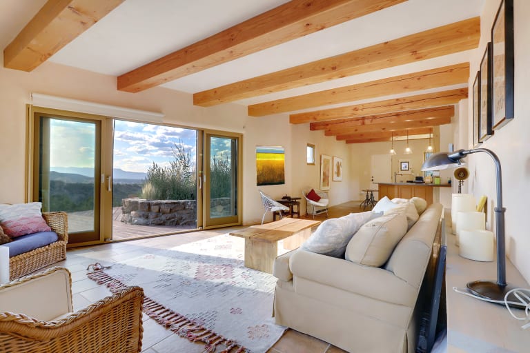 Showcase Your Property with Professional Photography inception-app-prod/NmE5MzNiNDgtOGFlMi00ZjczLTlhMjQtYzE3ZTJlN2Y0N2My/content/2024/05/f58e57455c99a3721194bef272cd19eed8862195.jpg