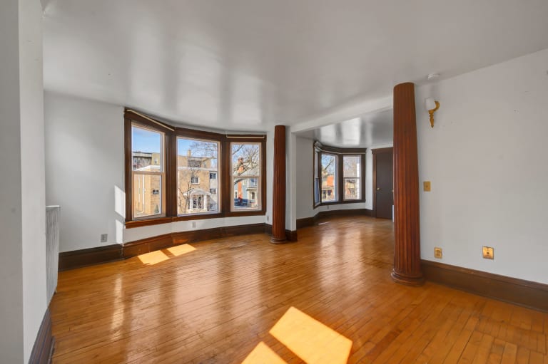 Apartment 3 - 4 Bedroom inception-app-prod/ODU4ZWY2NTMtNzE5MC00ZGEwLWE3NmItMWE2ZDRiZWE1NGE5/content/2022/03/72e2065280778544bff24c9225a91f248d663d9b.jpg