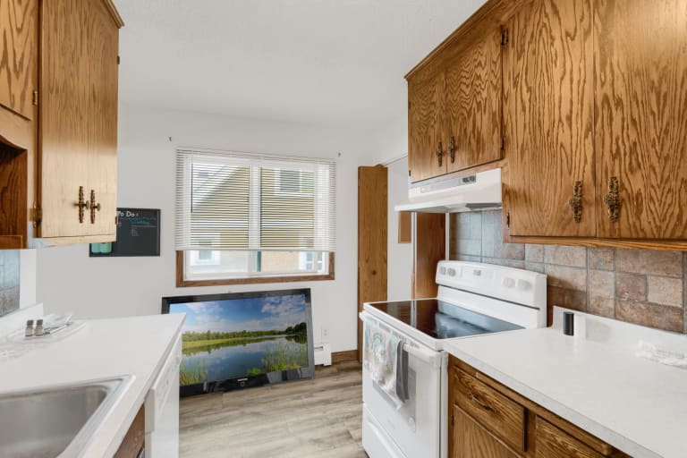 2115 N 44th Ave inception-app-prod/ODU4ZWY2NTMtNzE5MC00ZGEwLWE3NmItMWE2ZDRiZWE1NGE5/content/2023/04/7156b1a9c7bde1c0e6042cba96285b04458f4897.jpg