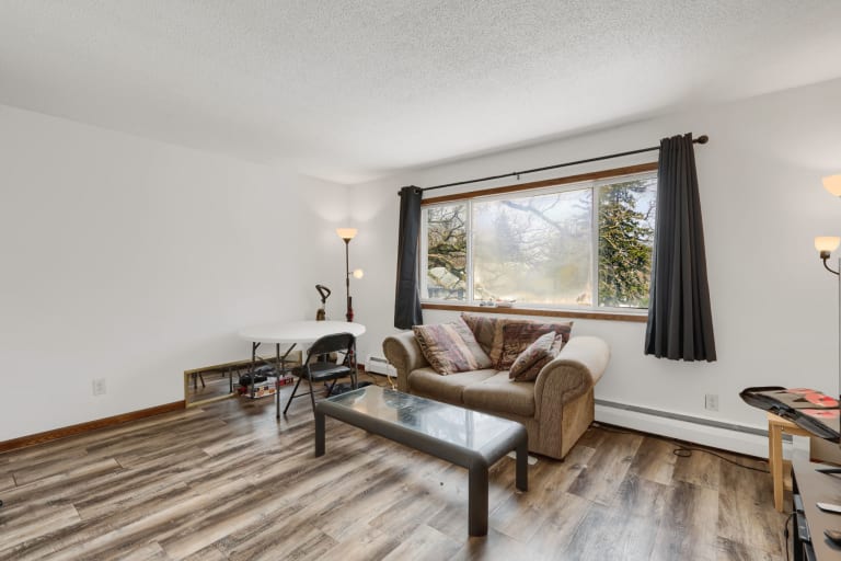 2115 N 44th Ave inception-app-prod/ODU4ZWY2NTMtNzE5MC00ZGEwLWE3NmItMWE2ZDRiZWE1NGE5/content/2023/04/76660a9af18e954b023ad3757dcffe8a658d9ee2.jpg