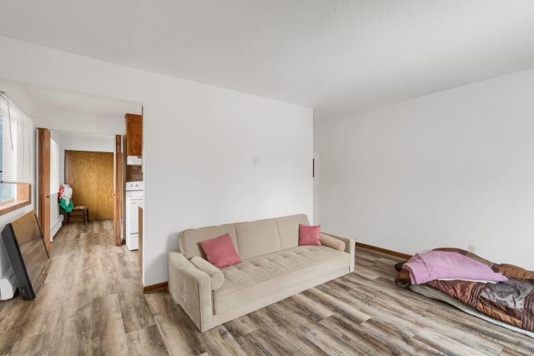 2115 N 44th Ave inception-app-prod/ODU4ZWY2NTMtNzE5MC00ZGEwLWE3NmItMWE2ZDRiZWE1NGE5/content/2023/04/8f1d82578967ee876df79c00e7a8f19ef001df6d.jpg