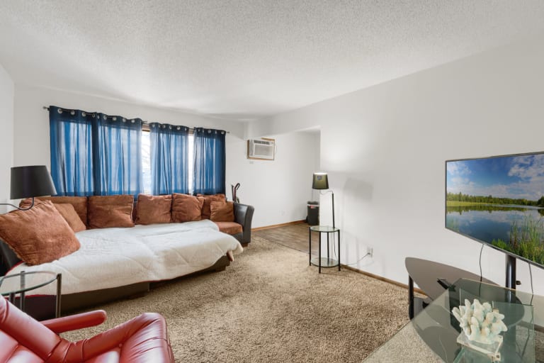 2115 N 44th Ave inception-app-prod/ODU4ZWY2NTMtNzE5MC00ZGEwLWE3NmItMWE2ZDRiZWE1NGE5/content/2023/04/922275472d2c6655bca74fc563dd248070111633.jpg